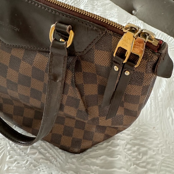 Louis Vuitton Paris Handbag Original - Picture 3 of 4